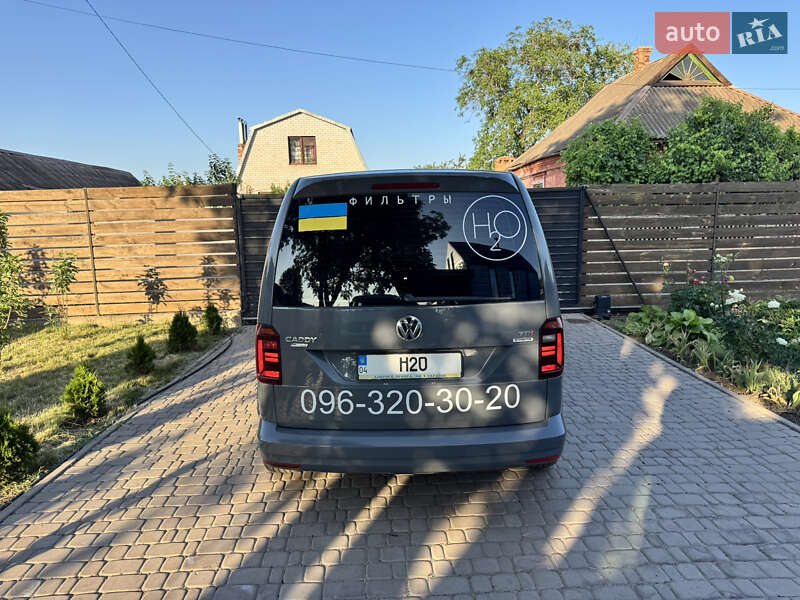 Грузопассажирский фургон Volkswagen Caddy 2015 в Кривом Роге