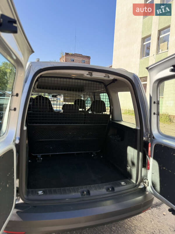 Минивэн Volkswagen Caddy 2017 в Черновцах