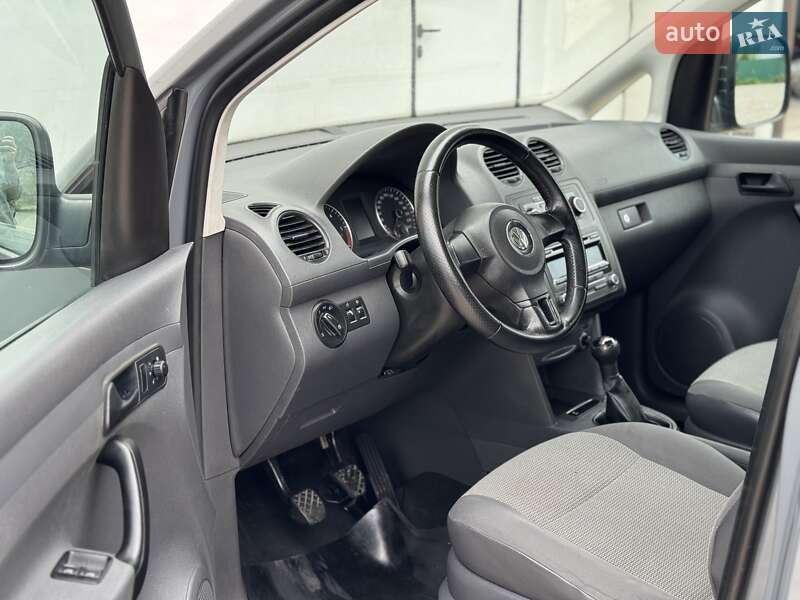 Минивэн Volkswagen Caddy 2011 в Сарнах
