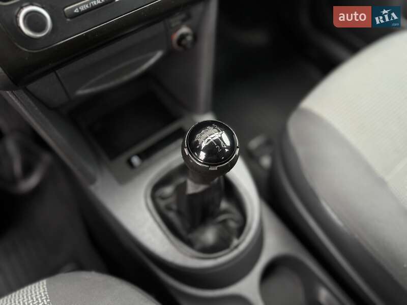 Минивэн Volkswagen Caddy 2011 в Сарнах