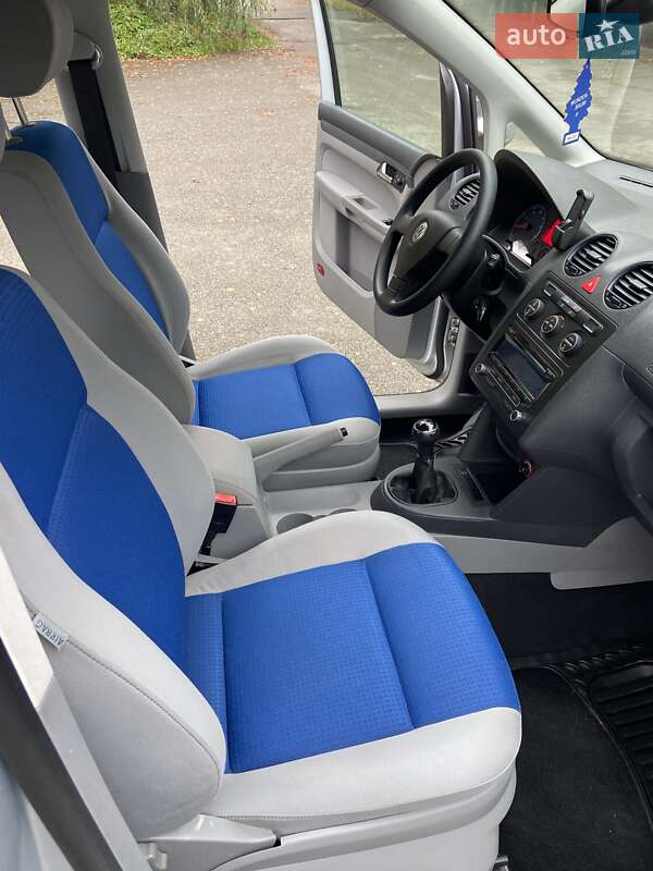Минивэн Volkswagen Caddy 2009 в Киеве