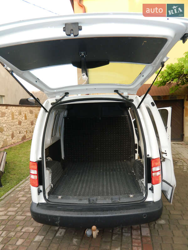Грузовой фургон Volkswagen Caddy 2011 в Почаеве