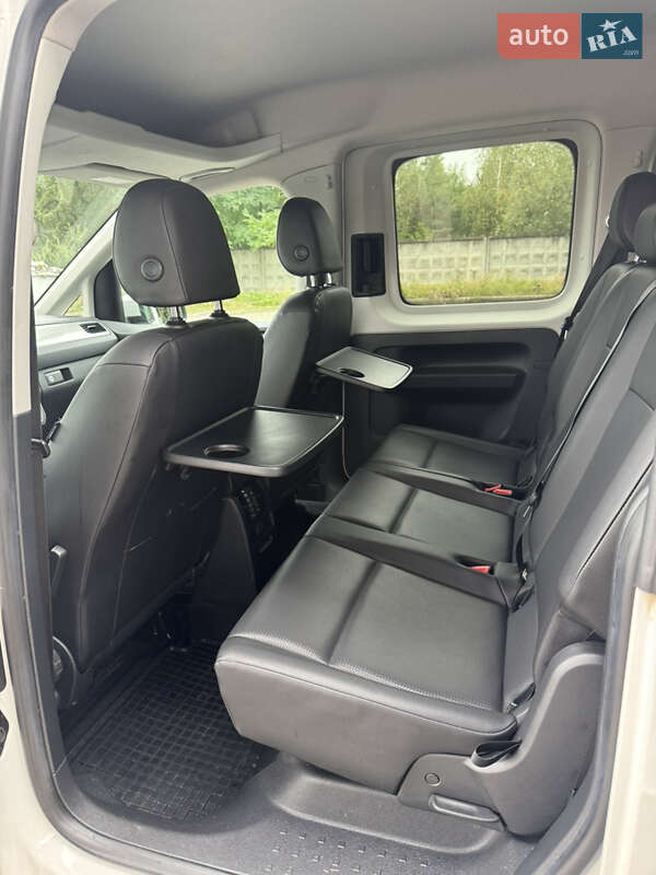 Минивэн Volkswagen Caddy 2016 в Львове