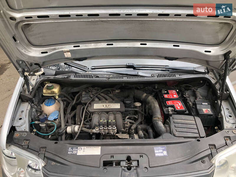 Минивэн Volkswagen Caddy 2010 в Ровно