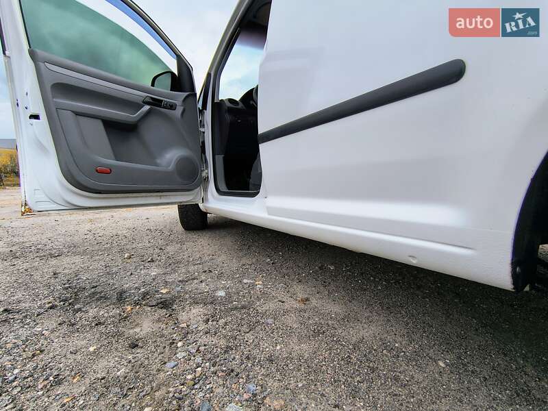 Вантажний фургон Volkswagen Caddy 2008 в Харкові