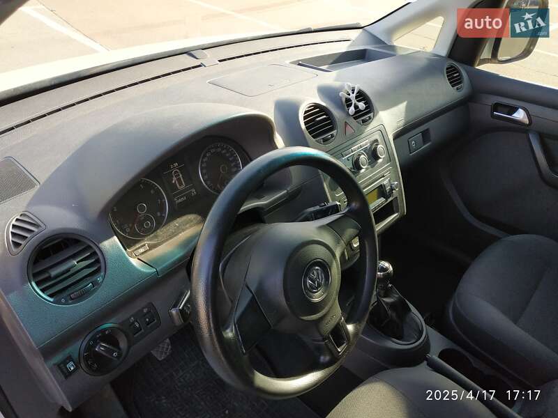 Минивэн Volkswagen Caddy 2010 в Чернигове