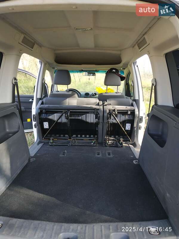 Минивэн Volkswagen Caddy 2010 в Чернигове