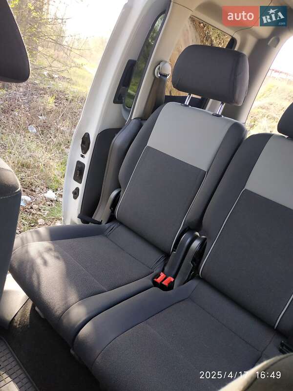Минивэн Volkswagen Caddy 2010 в Чернигове