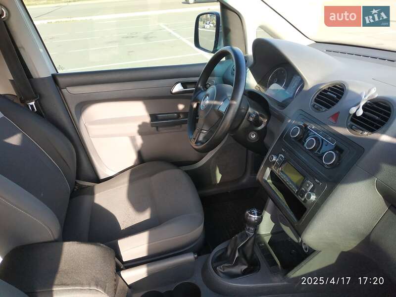 Минивэн Volkswagen Caddy 2010 в Чернигове