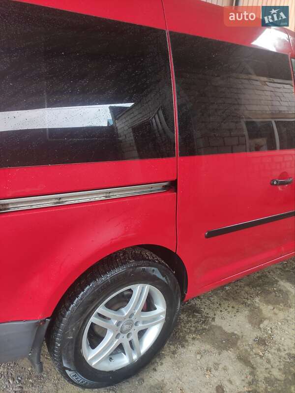 Минивэн Volkswagen Caddy 2005 в Вижнице