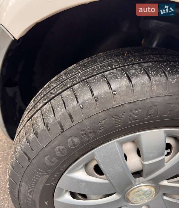 Минивэн Volkswagen Caddy 2009 в Кривом Роге