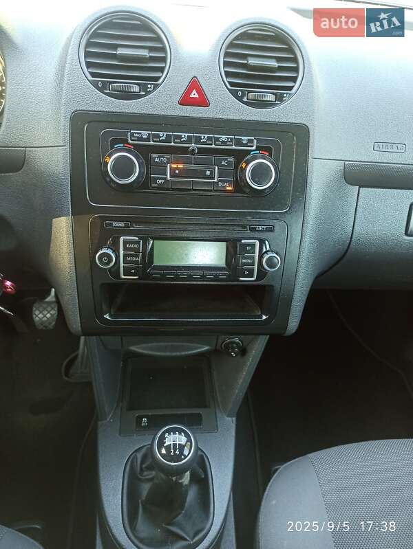 Минивэн Volkswagen Caddy 2010 в Ровно фото 19 Минивэн Volkswagen Caddy 2010 в Ровно