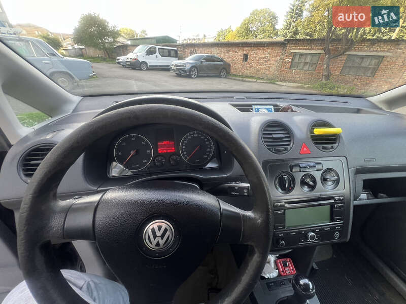Минивэн Volkswagen Caddy 2006 в Волочиске