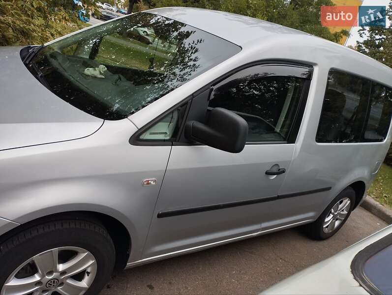 Минивэн Volkswagen Caddy 2013 в Киеве