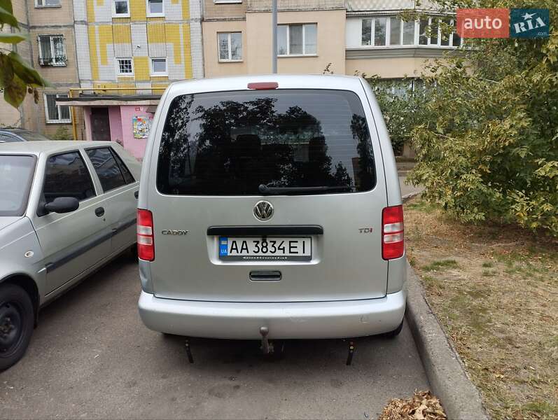 Минивэн Volkswagen Caddy 2013 в Киеве