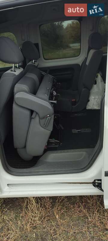 Мінівен Volkswagen Caddy 2014 в Дніпрі