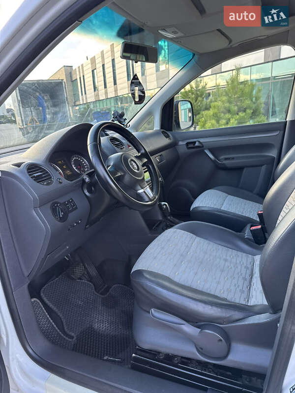 Минивэн Volkswagen Caddy 2011 в Хмельницком