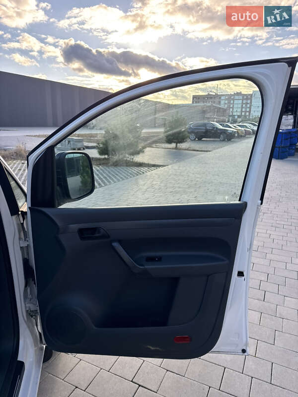 Минивэн Volkswagen Caddy 2011 в Хмельницком