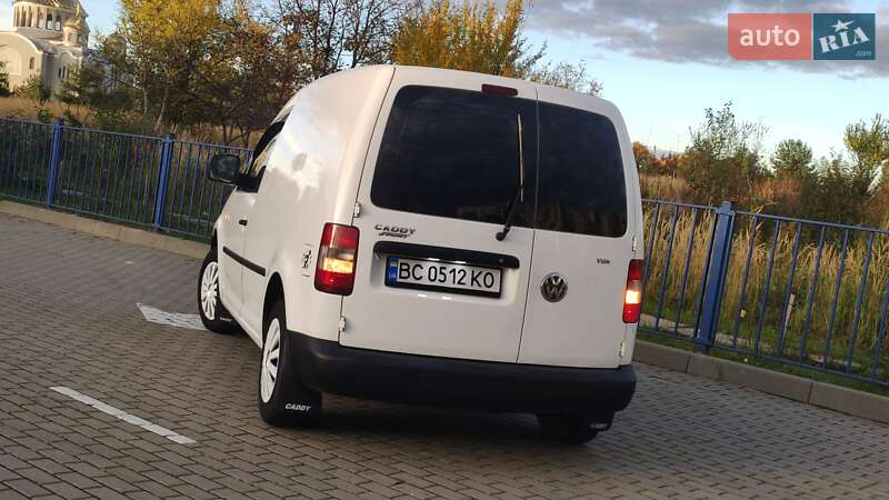 Грузовой фургон Volkswagen Caddy 2006 в Дрогобыче
