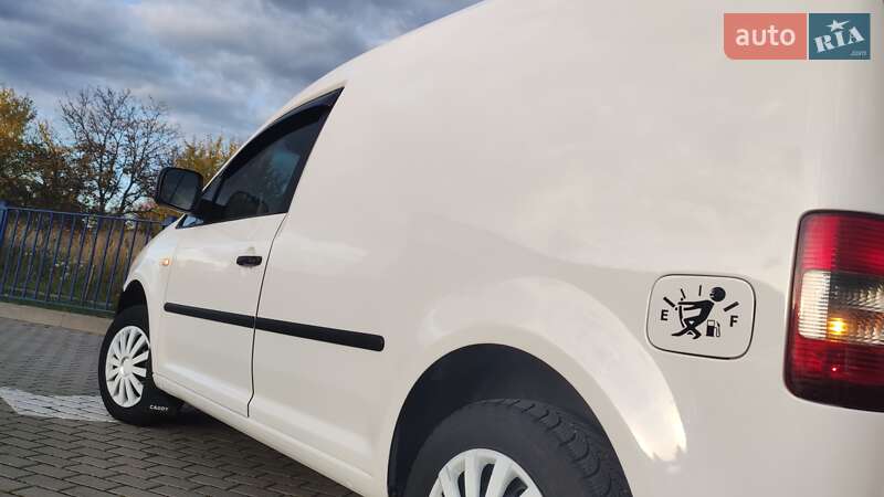 Грузовой фургон Volkswagen Caddy 2006 в Дрогобыче