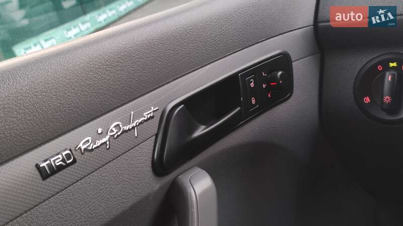 Грузовой фургон Volkswagen Caddy 2006 в Дрогобыче