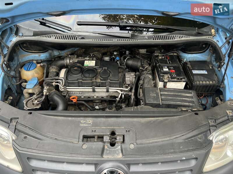 Минивэн Volkswagen Caddy 2006 в Яремче