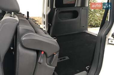 Минивэн Volkswagen Caddy 2011 в 
