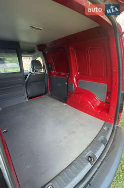 Грузовой фургон Volkswagen Caddy 2012 в 