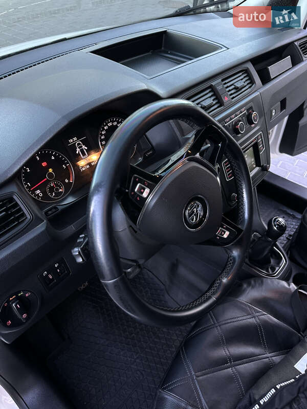 Минивэн Volkswagen Caddy 2015 в Ровно