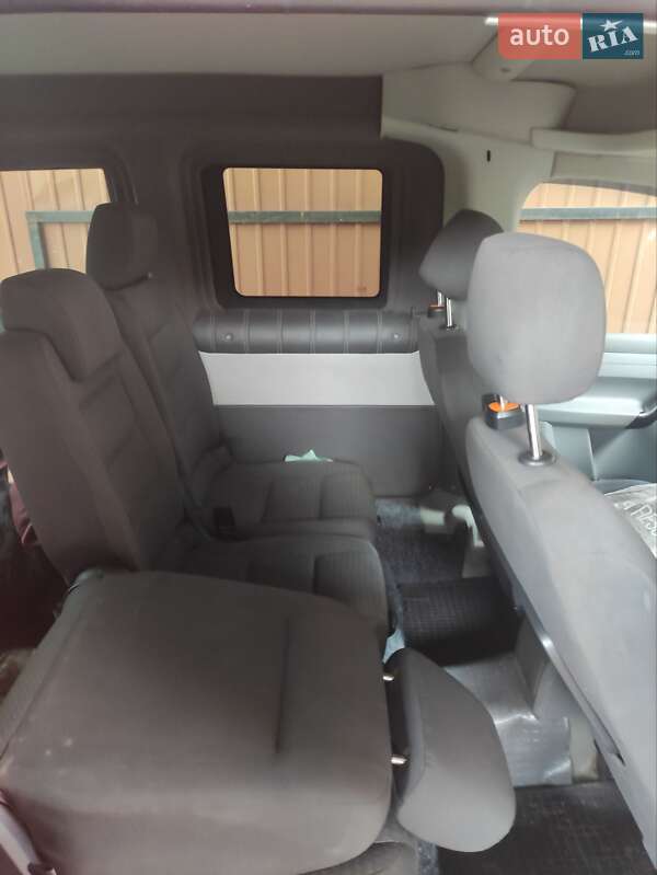 Минивэн Volkswagen Caddy 2005 в Вижнице