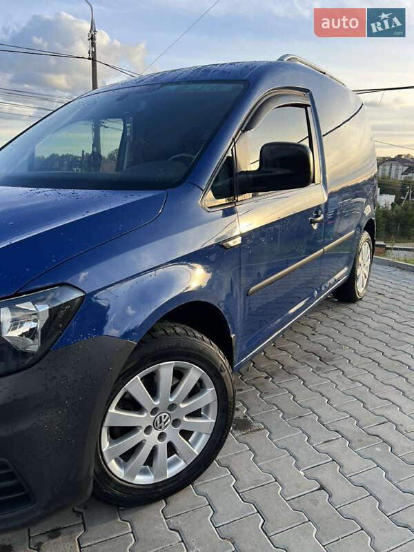 Минивэн Volkswagen Caddy 2015 в Черновцах
