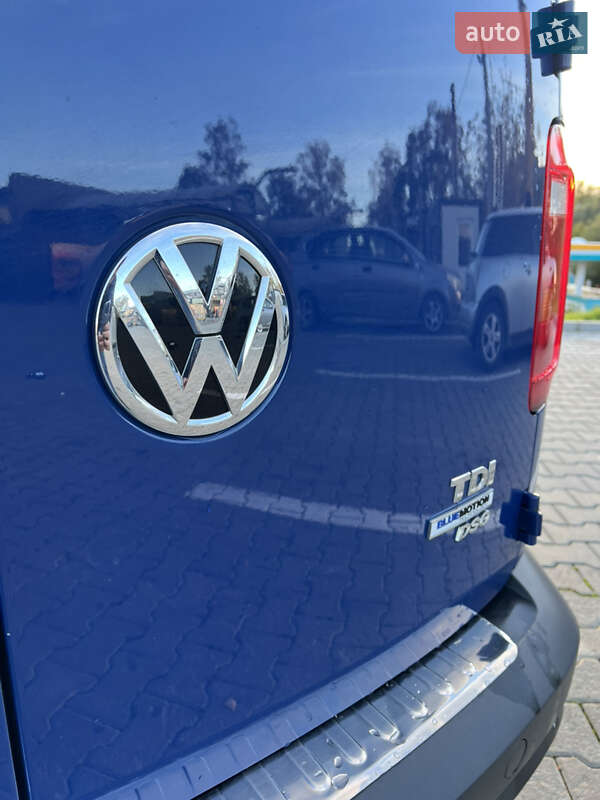 Минивэн Volkswagen Caddy 2015 в Черновцах