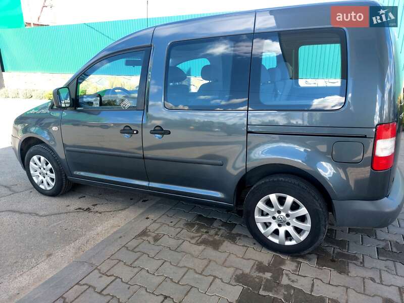 Минивэн Volkswagen Caddy 2010 в Черновцах
