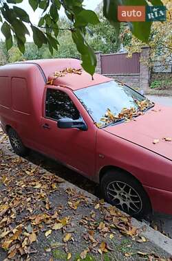 Грузовой фургон Volkswagen Caddy 2003 в 