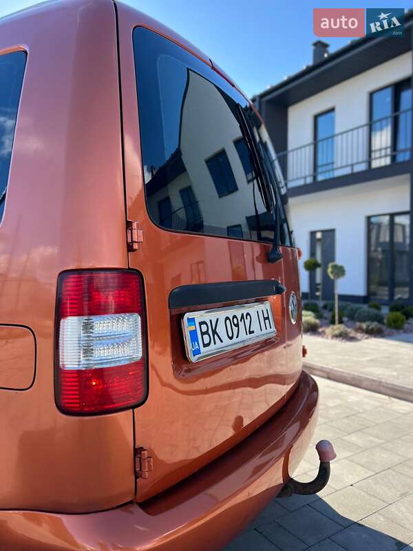 Минивэн Volkswagen Caddy 2008 в Вараше