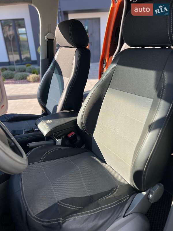 Минивэн Volkswagen Caddy 2008 в Вараше