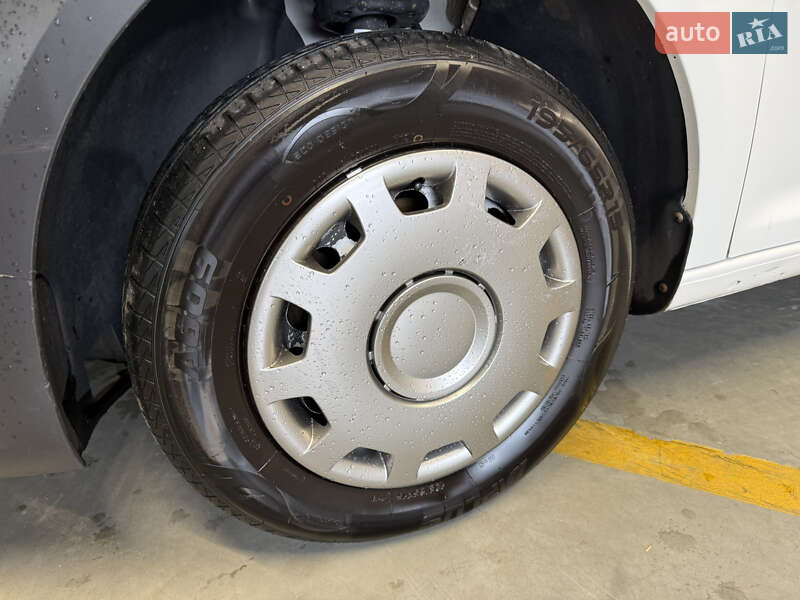 Вантажний фургон Volkswagen Caddy 2017 в Києві