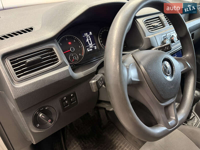 Вантажний фургон Volkswagen Caddy 2017 в Києві