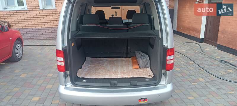 Volkswagen Caddy 2011