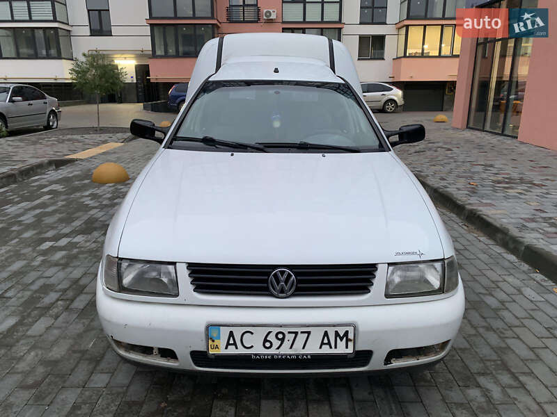 Вантажопасажирський фургон Volkswagen Caddy 1996 в Луцьку