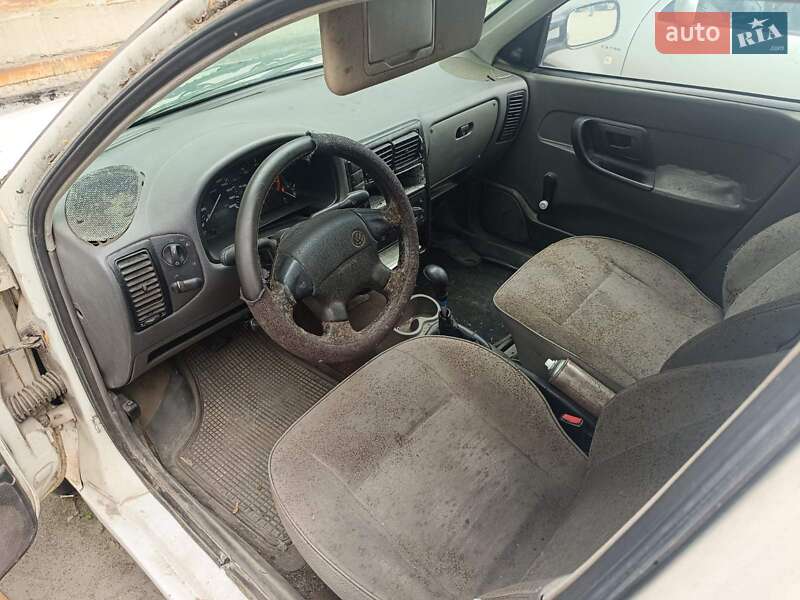 Грузовой фургон Volkswagen Caddy 2002 в Днепре фото 6 Грузовой фургон Volkswagen Caddy 2002 в Днепре