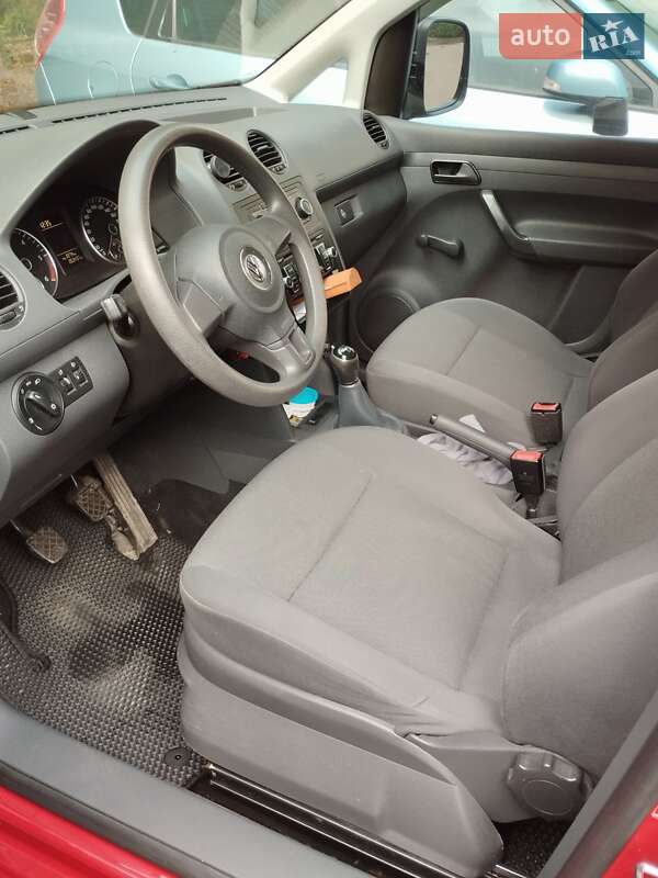 Минивэн Volkswagen Caddy 2014 в Ровно