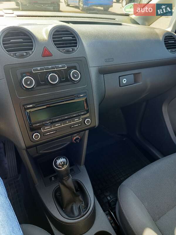 Мінівен Volkswagen Caddy 2015 в Рівному