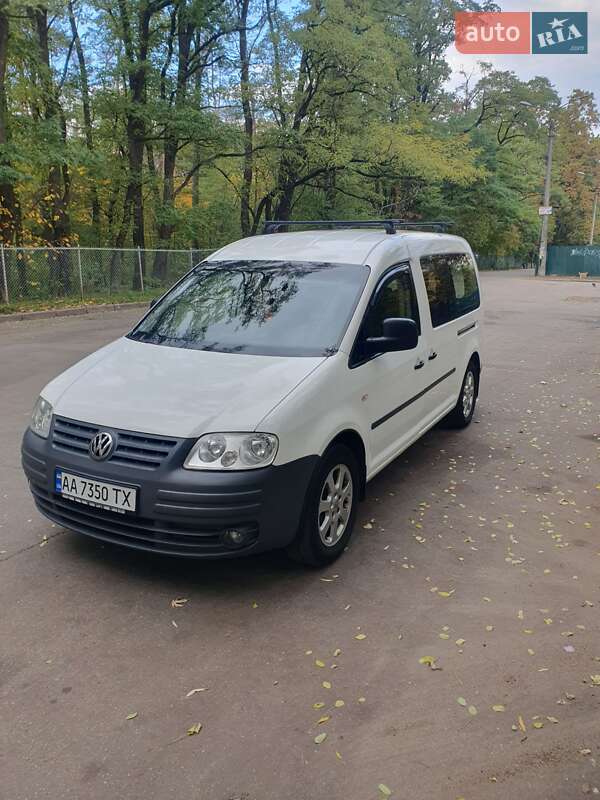 Минивэн Volkswagen Caddy 2008 в Киеве