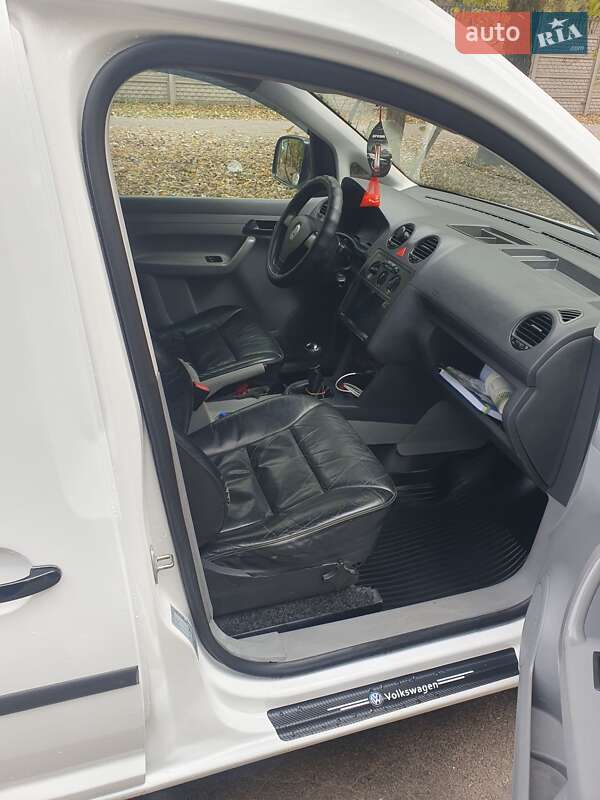 Минивэн Volkswagen Caddy 2008 в Киеве