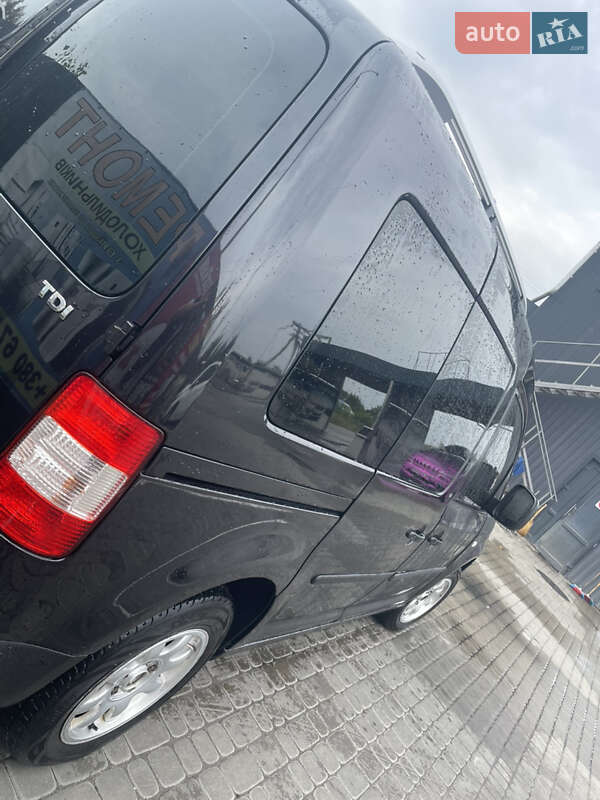 Минивэн Volkswagen Caddy 2005 в Великих Мостах