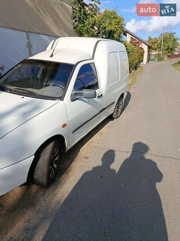 Грузовой фургон Volkswagen Caddy 2003 в Одессе