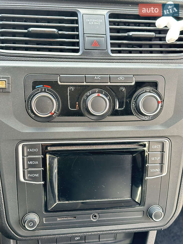 Грузовой фургон Volkswagen Caddy 2016 в Кривом Роге