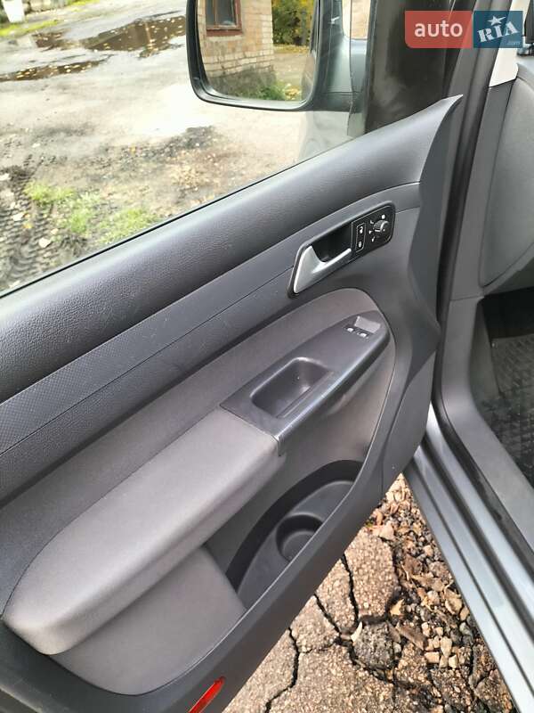 Мінівен Volkswagen Caddy 2014 в Бердичеві фото 4 Мінівен Volkswagen Caddy 2014 в Бердичеві