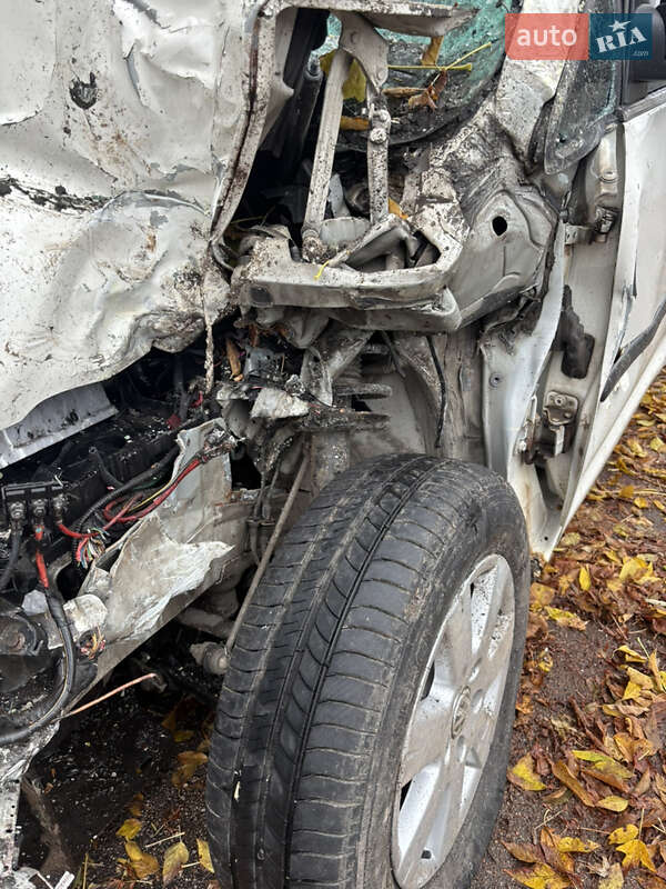 Мінівен Volkswagen Caddy 2009 в Києві фото 9 Мінівен Volkswagen Caddy 2009 в Києві